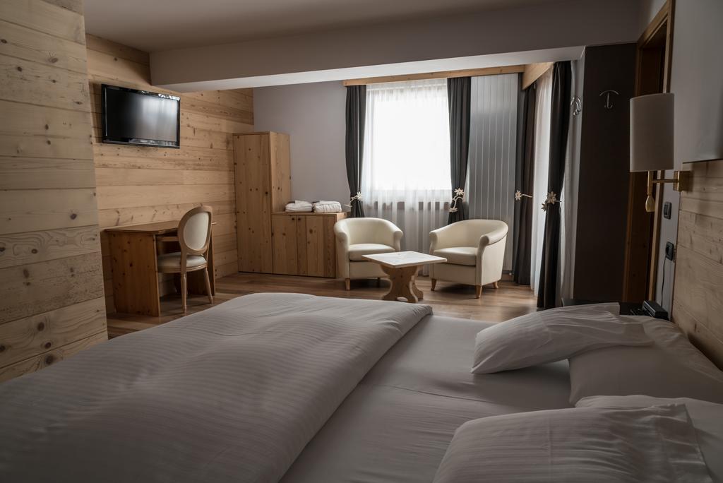 Accommodation at Hotel Chalet Laura in Madonna di Campiglio