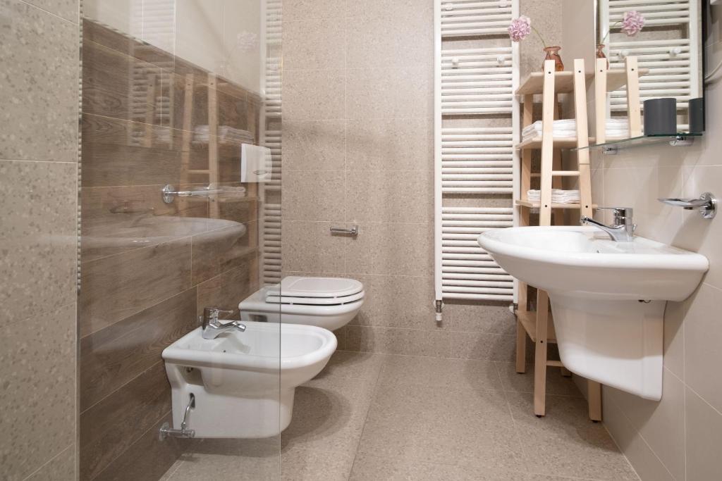 Apartment Bathroom at Residence Torre del Brenta in Madonna di Campiglio