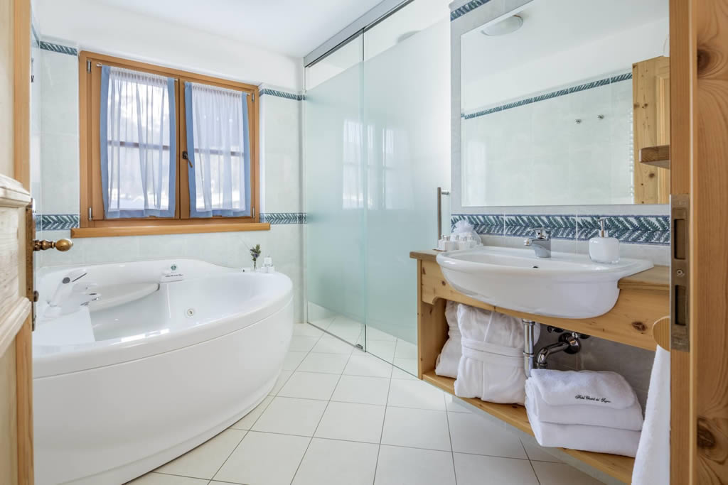 Bathroom at Hotel Chalet del Sogno in Madonna di Campiglio