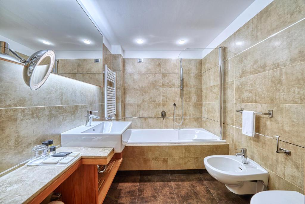 Bathroom at Hotel Majestic Mountain Charme in Madonna di Campiglio