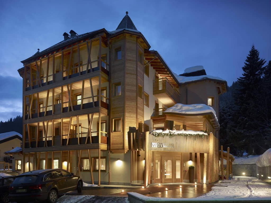 DV Chalet Boutique Hotel and Spa at Night in Madonna di Campiglio