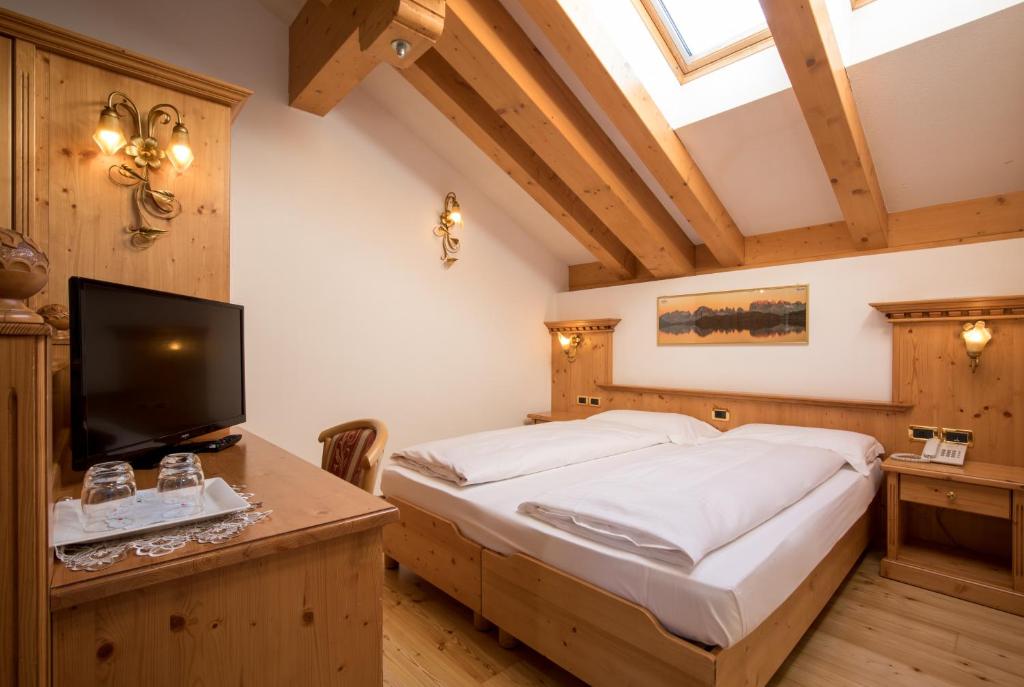 Double Classic Room at Hotel Chalet all'Imperatore in Madonna di Campiglio