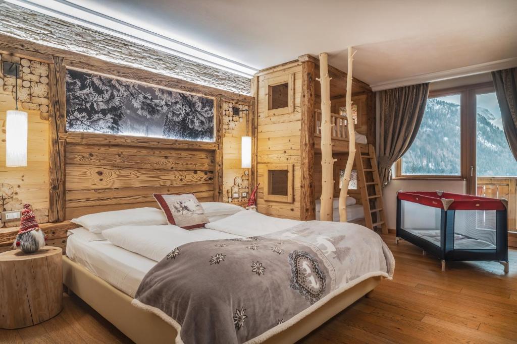 Family Room at Sporthotel Romantic Plaza in Madonna di Campiglio