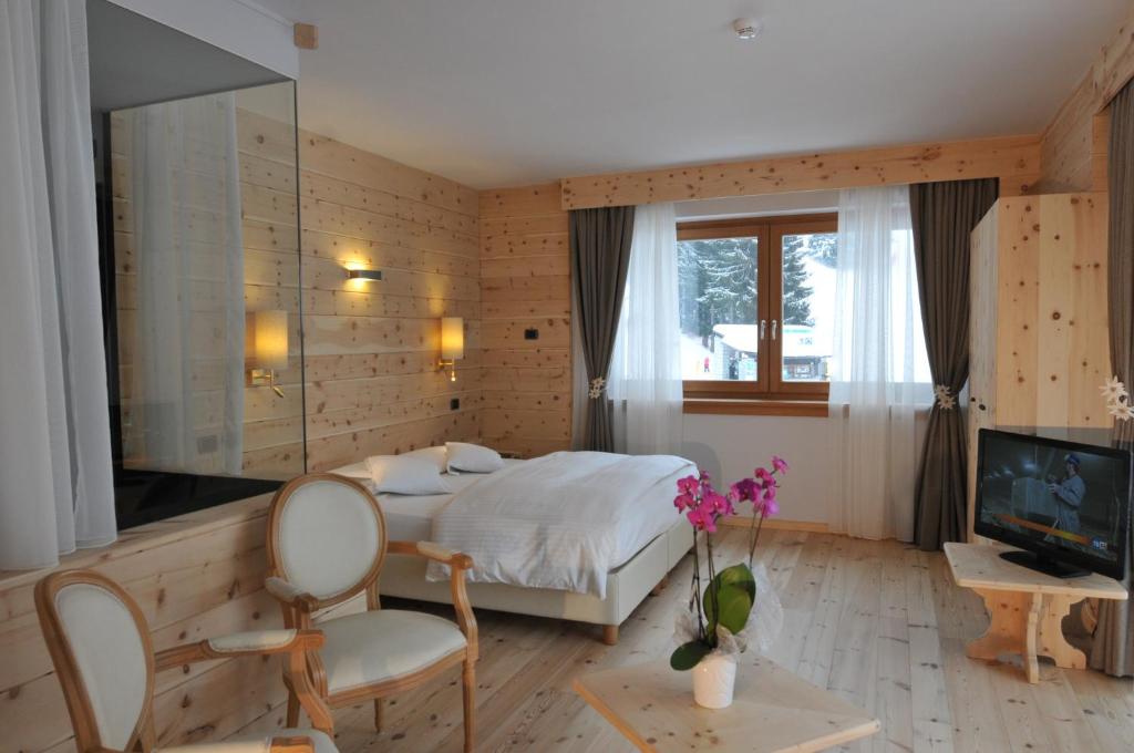 Junior Suite at Hotel Chalet Laura in Madonna di Campiglio