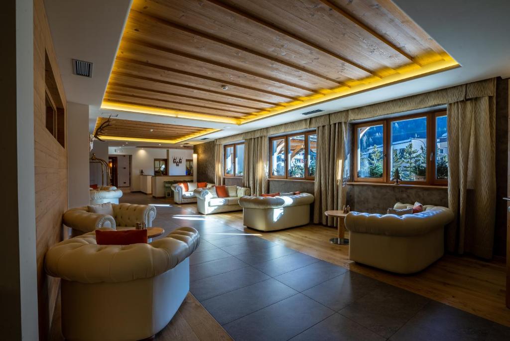 The Lounge at Hotel Crozzon in Madonna di Campiglio